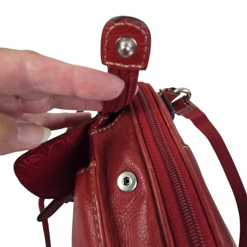 Vtg 90s Y2K FOSSIL Crossbody Bag Pebbled Leather Red Boho Zip Around EXCELLENT